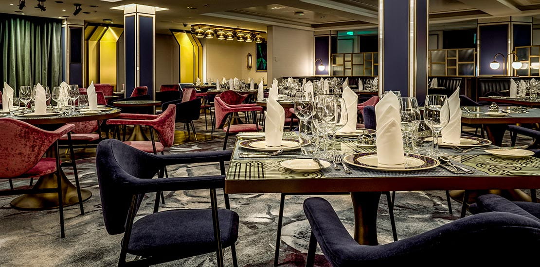 A restaurant with a jazz club feel